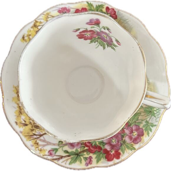 Vintage Royal Albert Tea Cup & Saucer Wild Geranium Bone China - Picture 2 of 7